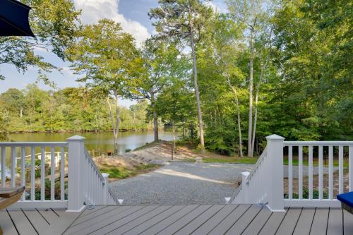 Waterfront Hartfield Vacation Rental w/ Dock! in Irvington (VA)