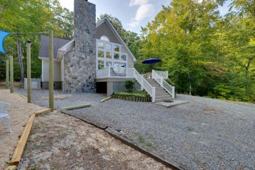 Waterfront Hartfield Vacation Rental w/ Dock! in Irvington (VA)
