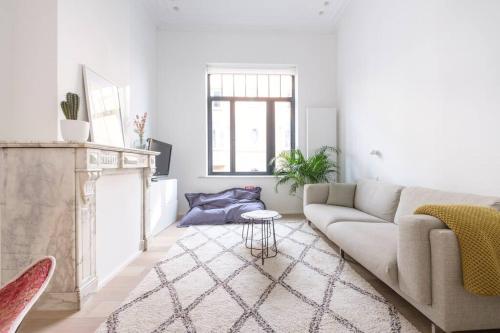 Spacious 1-bedroom duplex in Uccle! - Tap to explore photos