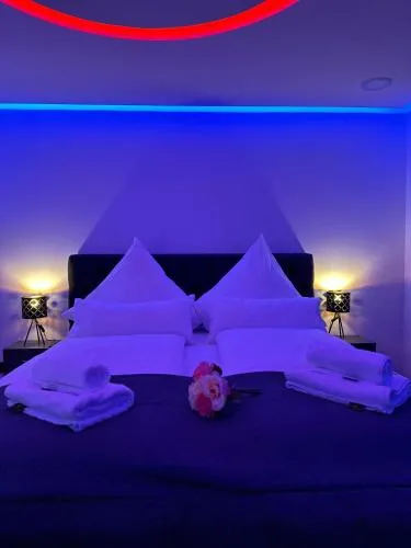 Modern Apartments Neuburg T - TOP - 2 Zimmer, Badewanne, Balkon, Parkplatz, Küche, Wi-Fi, TV in Neuburg an der Donau, Deutschland