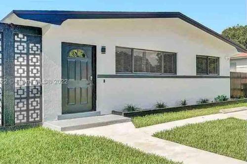 Newly renovated/Near Sunny isles beach/fre-parking in North Miami Beach, USA