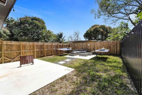 Newly renovated/Near Sunny isles beach/fre-parking in North Miami Beach, USA