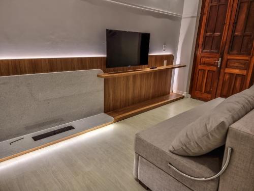 1 king bed, 2 sofa beds
