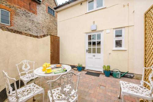 No. 10, The Cottage in 弗雷姆靈漢姆