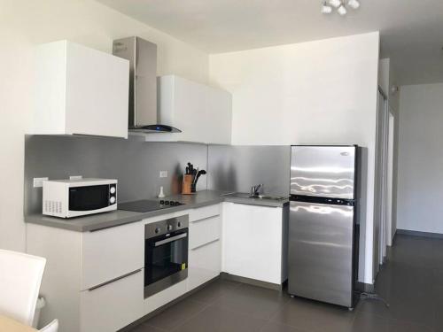 Convenient Studio Apt Near Airport, Beaches & Food