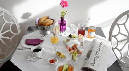 Alte Apotheke Bed & Breakfast in Karlsbad, Deutschland