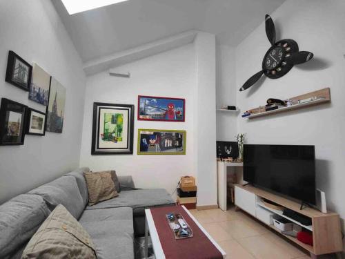 Apartamento recién reformado en Barajas Pueblo - Apartment - Madrid