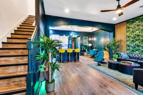 Stylish & Fun Home, Long-term friendly, King in Baton Rouge, USA