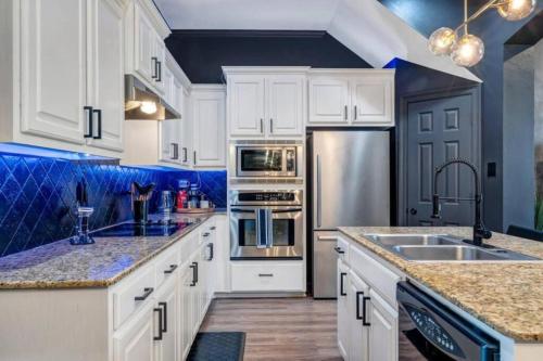 Stylish & Romantic Home, Long-term friendly, King in Baton Rouge, USA