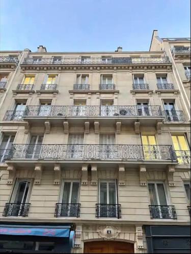 Quiet and Spacious Apartment near Champs Elysees - Location saisonnière - Paris