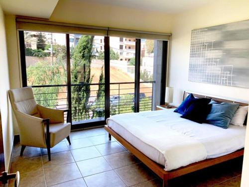 Sleek & Cozy Apartment with Pool & Patio In Abdoun, Amman (photo 8)