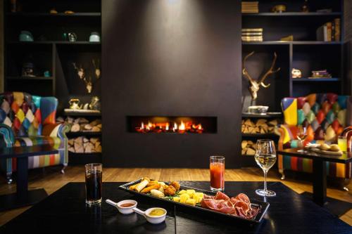 DoubleTree by Hilton Amsterdam - NDSM Wharf - image 14