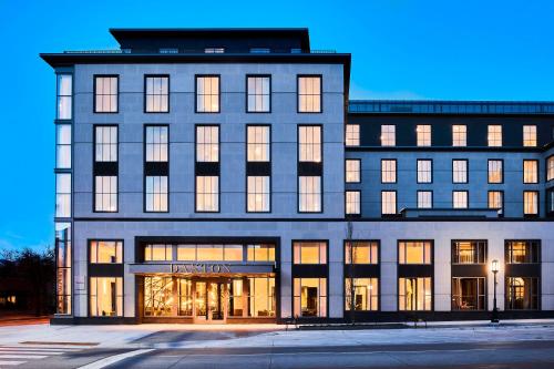 . Daxton Hotel Birmingham, Curio Collection by Hilton