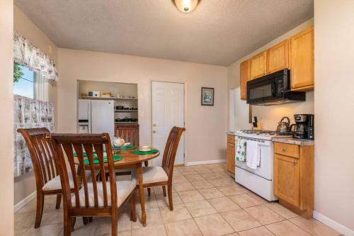 Entire house 3 bedroom Twin Cities, Specious, Entire House, AC in Saint Paul, USA