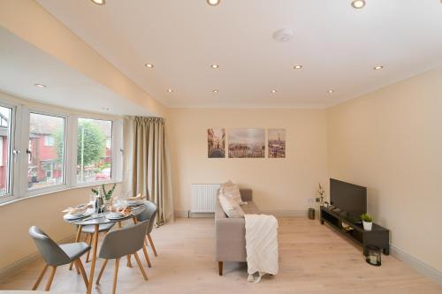 Stylish 4Bed 2 Bath, NW London Large Apartment gîte à louer Golders Green