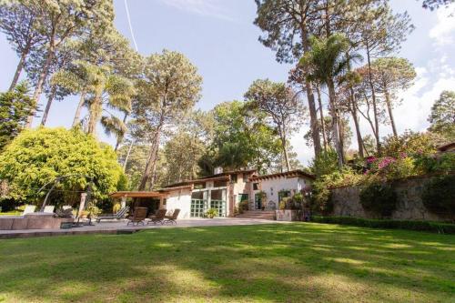 ¡Increíble casa en Avándaro para 10 personas! in Valle de Bravo, Mexico
