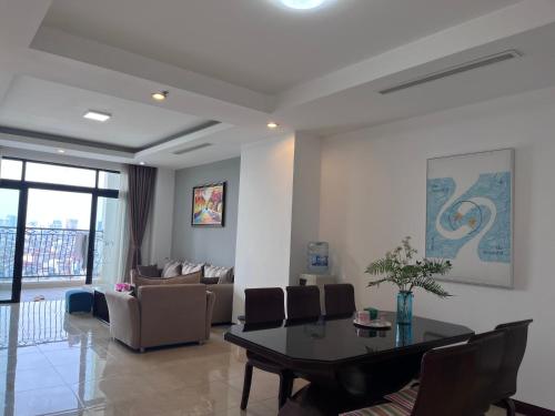 Vinhomes Royal City Luxury Apartment