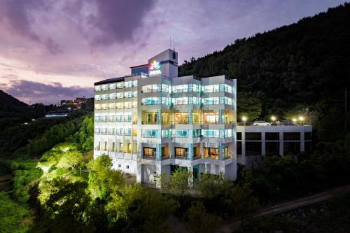 Namhae Season Hotel