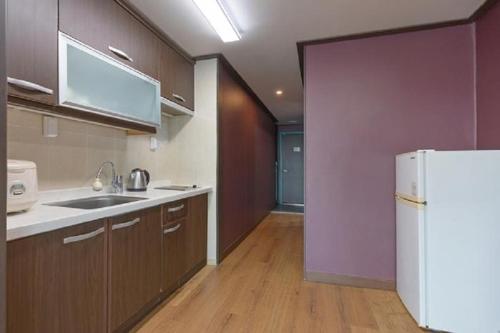 Kitchen, Namhae Season Hotel in Samdong-myeon