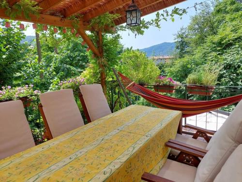La Casa Rosa di Segusino with SPA Jacuzzi in garden