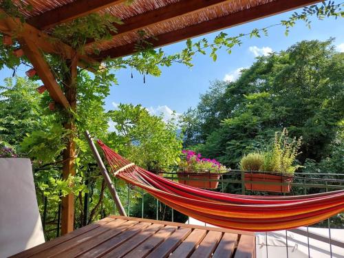 La Casa Rosa di Segusino with SPA Jacuzzi in garden
