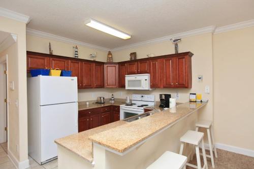 Tropic Winds Resort by Panhandle Getaways - image 11