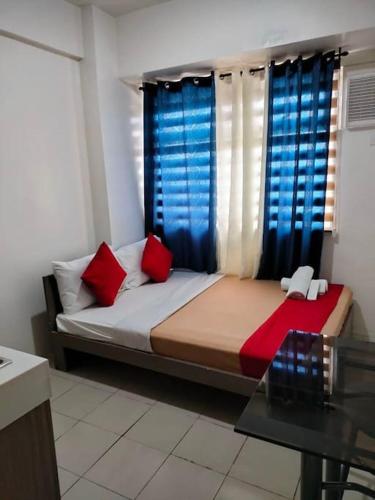 Eimy's Place at Urban Deca Mandaluyong by RedDoorz