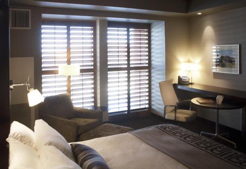 Deluxe King Room room in Talking Stick Resort