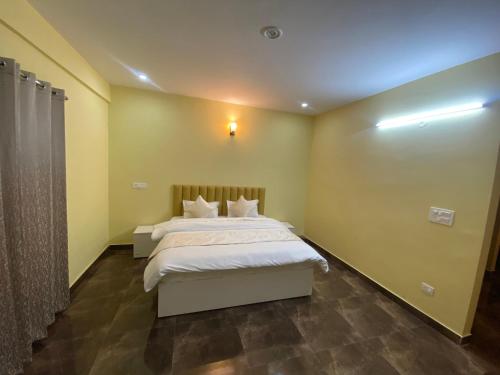 Superior Suite image 1