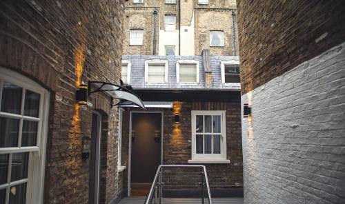 BEST WESTERN PLUS Delmere Hotel - image 9