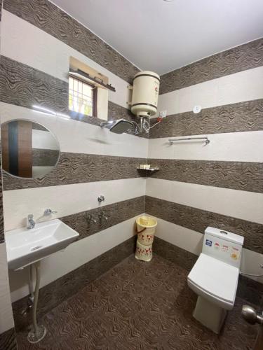 Double Room image 4