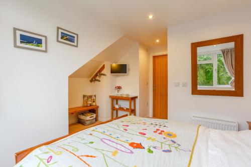 Urquhart Bay B&B - image 9