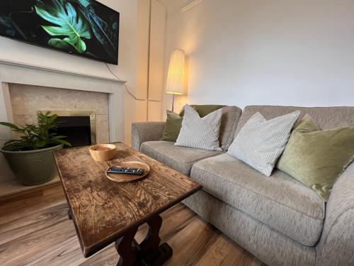 2025 Award Winner Liverpool Ivy House - 4 Bedrooms, Ливерпуль