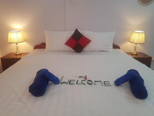 Double Room image 9