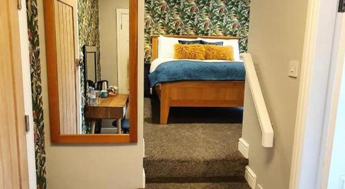 The George Country Inn - image 4