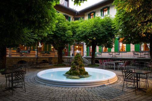 Ресторан, FLÜHLI Hotel Kurhaus (FLUHLI Hotel Kurhaus) in Флулі