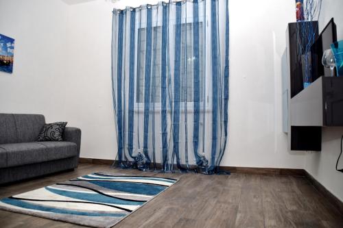 Two-Bedroom House image 8