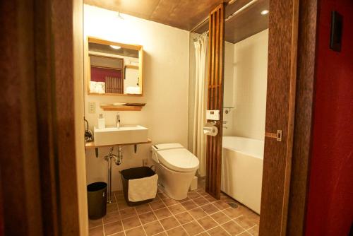 room detail thumbnail 2