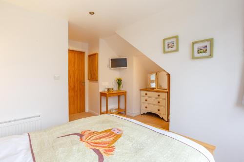 Urquhart Bay B&B - image 5