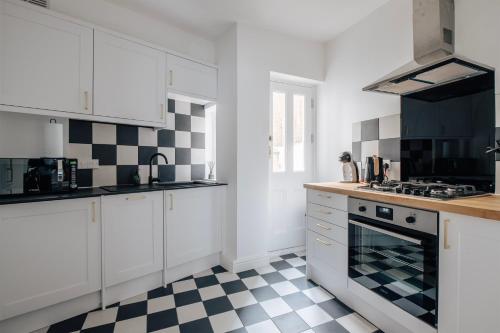 Stylish 1 Bed Flat Zone 2 Hampstead Swiss Cottage, Londyn (zdjęcie 7)