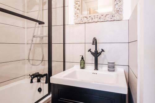 Stylish 1 Bed Flat Zone 2 Hampstead Swiss Cottage, Londyn (zdjęcie 10)