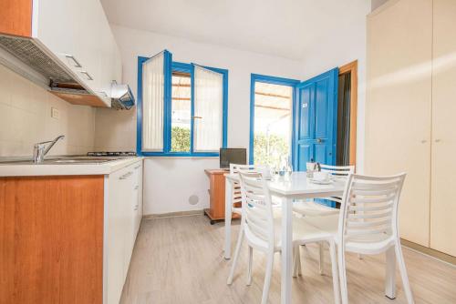 ISA-Appartament plus 4 beds, air conditioning and private outdoor area in Village with 6 swimming-pools