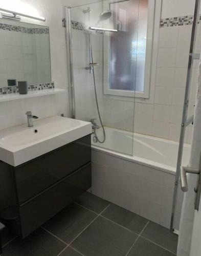 Maison 3 chambres vue Mer in 格罗塞托布吕尼亚