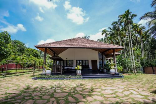 the grand farm house by era nature