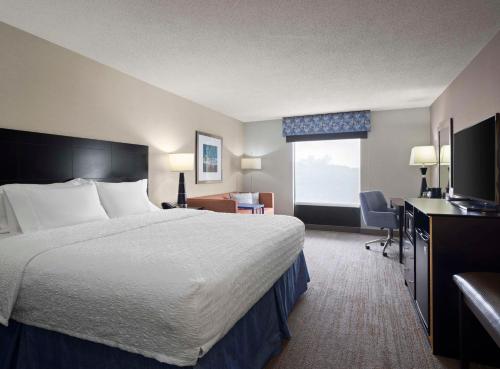 Hampton Inn & Suites Arundel Mills/Baltimore - image 11