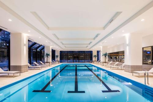 Swimming pool, Hilton Tokyo Bay in Tokyo Disney Resort ®