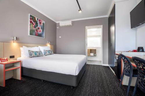 Nightcap at Ferntree Gully Hotel Motel