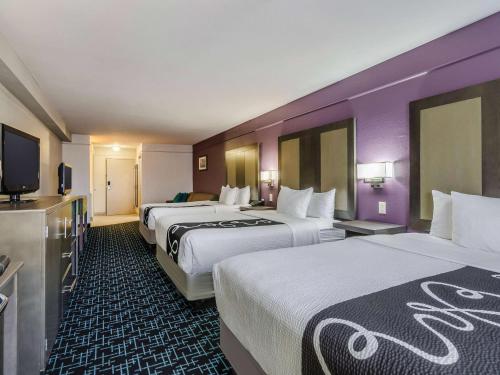 La Quinta by Wyndham Kansas City Airport - image 11