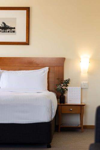 Rydges Sydney Harbour (Formerly Holiday Inn Old Sydney) - image 2