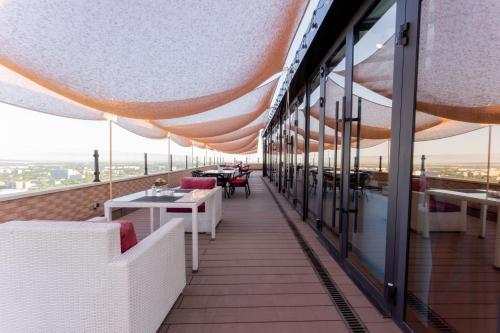 レストラン, Reikartz Sky Almaty in アルマティ